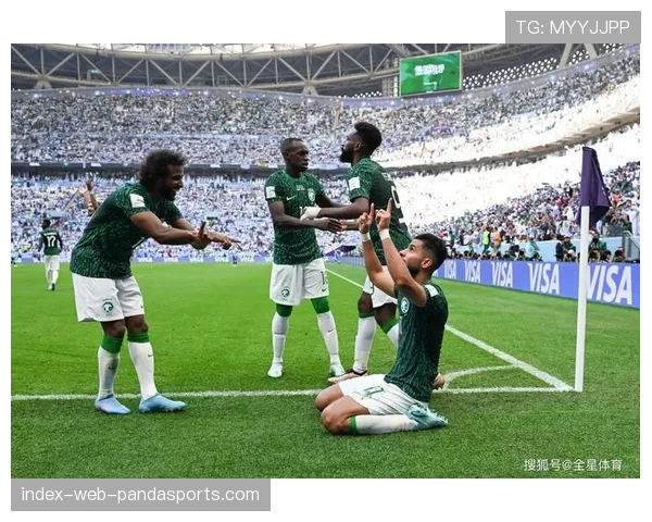 比利亚雷亚尔典型442防反阵型 双边快反打法颇具威胁