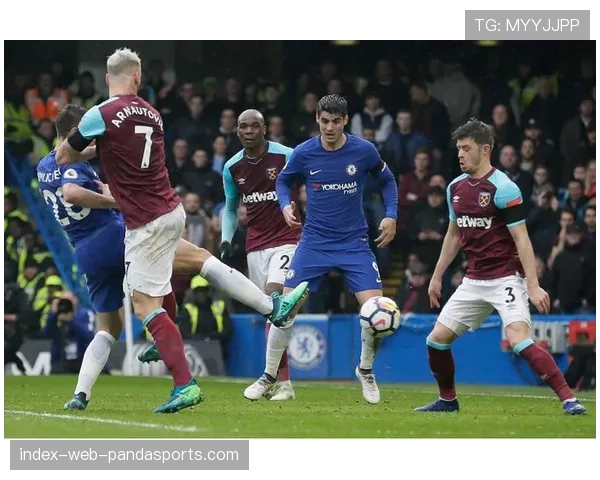 切尔西边后卫助攻幅度过大 身后空当被反复利用致失球 切尔西边后卫助攻幅度过大 身后空当被反复利用致失球